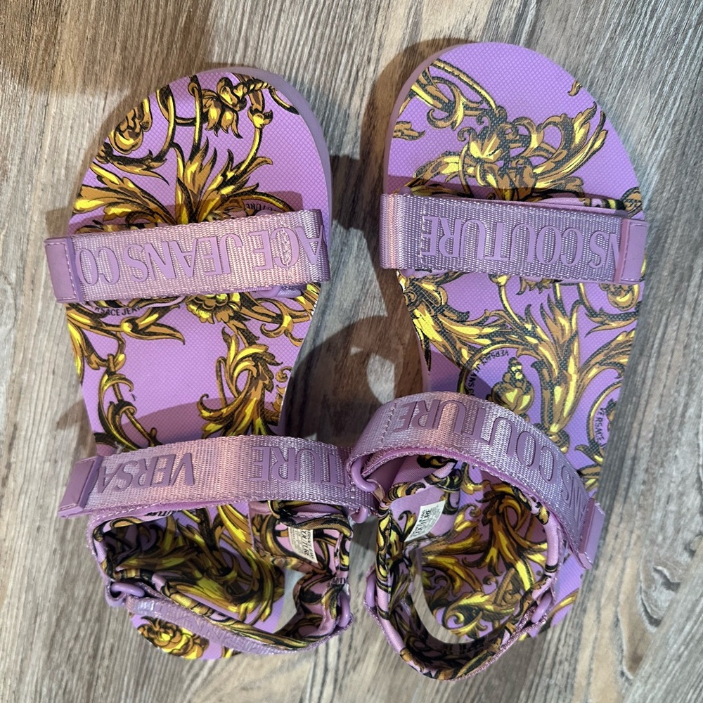 Versace Couture Sandals only wore once 🔥🔥🔥